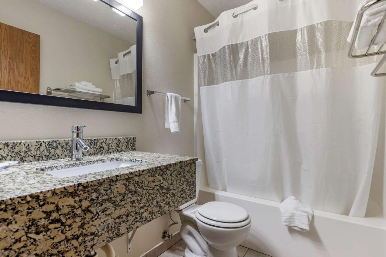 Quality Inn Creston Exterior photo